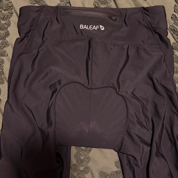 Women's Padded Cycling Capris Leggings - Picture 5 of 10